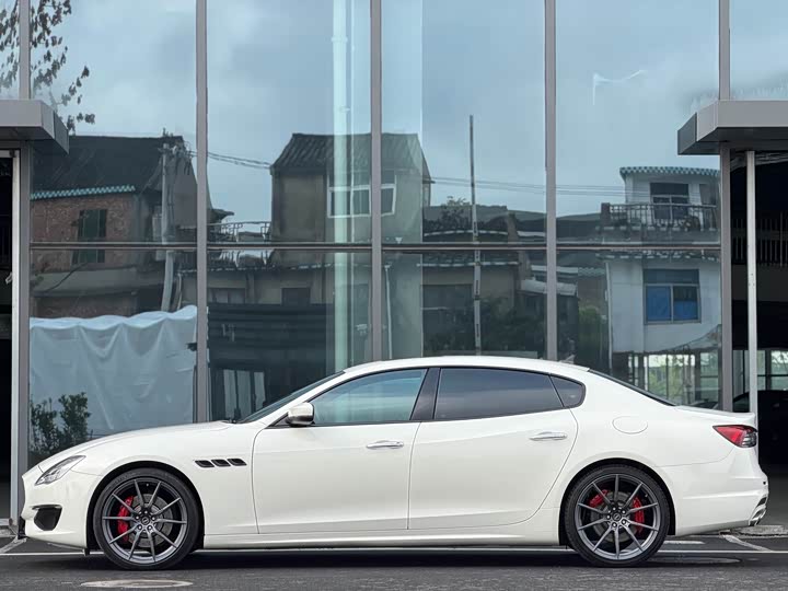Maserati Quattroporte, 2021 — фото 3 из 9