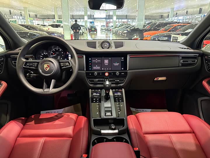 Porsche Macan, 2025 — фото 7 из 9