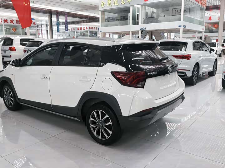 Toyota Yaris L Hatchback, 2022 — фото 4 из 9