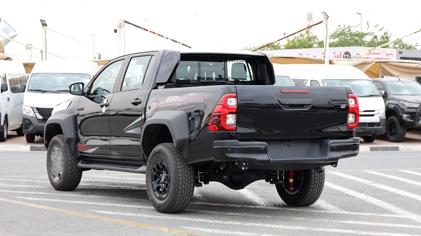 Toyota Hilux, 2026 — фото 6 из 10