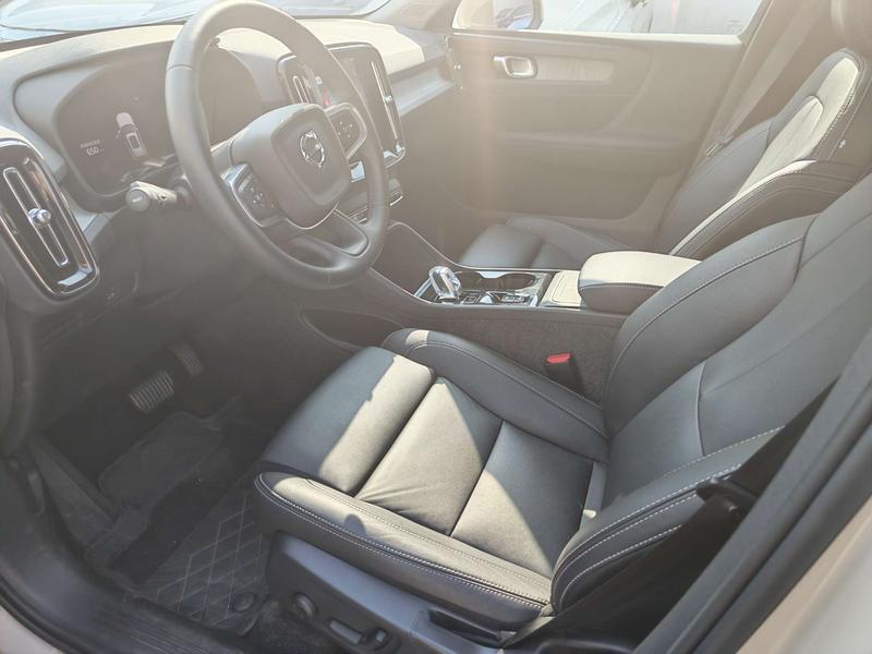 Volvo XC40, 2024 — фото 8 из 11