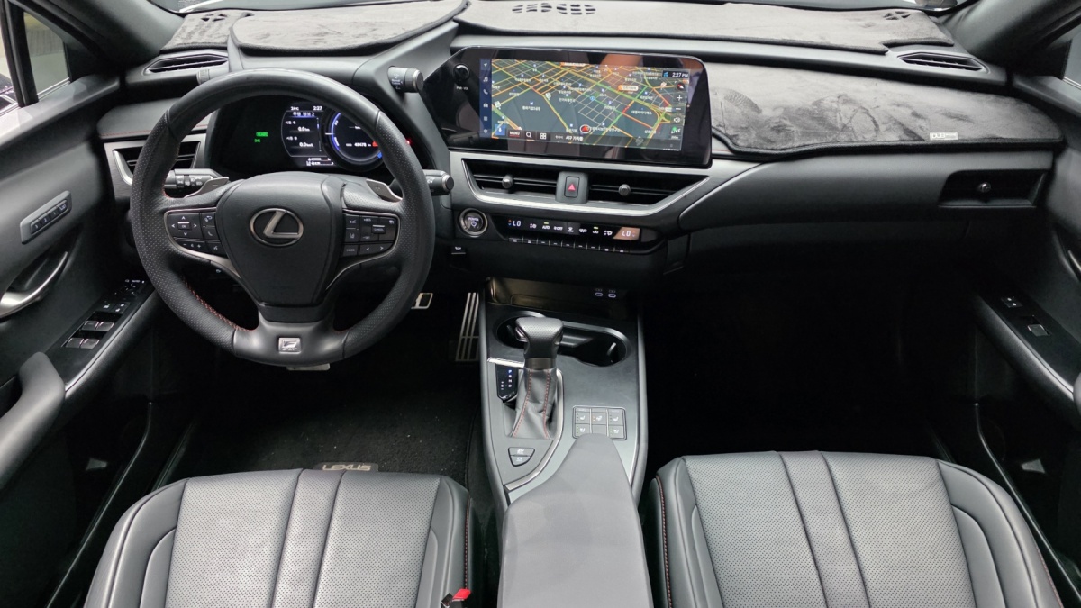 Lexus UX, 2023 — фото 7 из 12