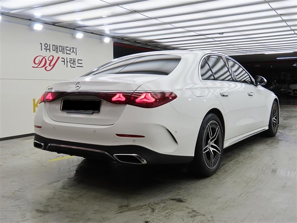 Mercedes-Benz E-Class, 2025 — фото 4 из 12