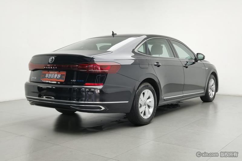 Volkswagen Passat Hybrid, 2023 — фото 4 из 12