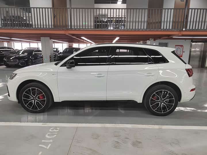 Audi Q5L, 2024 — фото 4 из 9