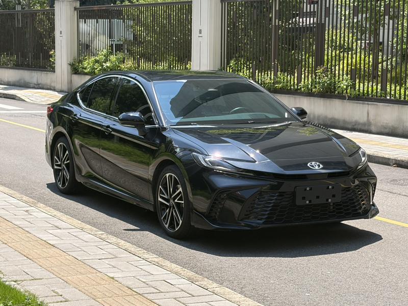 Toyota Camry, 2025 — фото 3 из 12