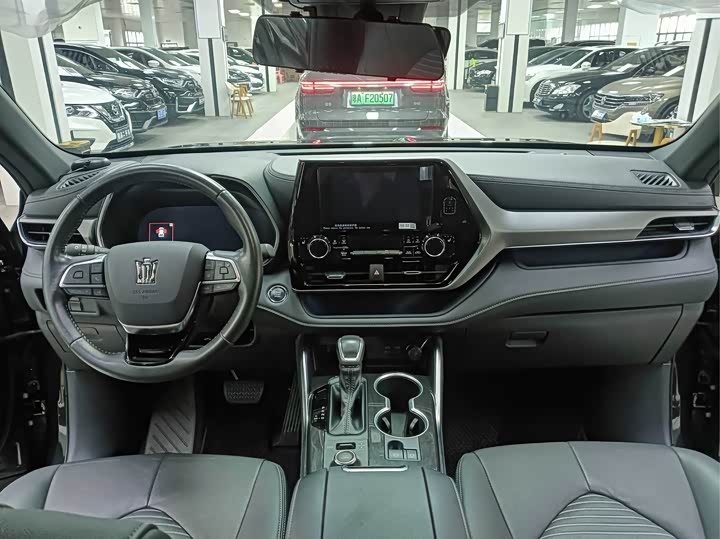 Toyota Crown Kluger, 2024 — фото 6 из 9