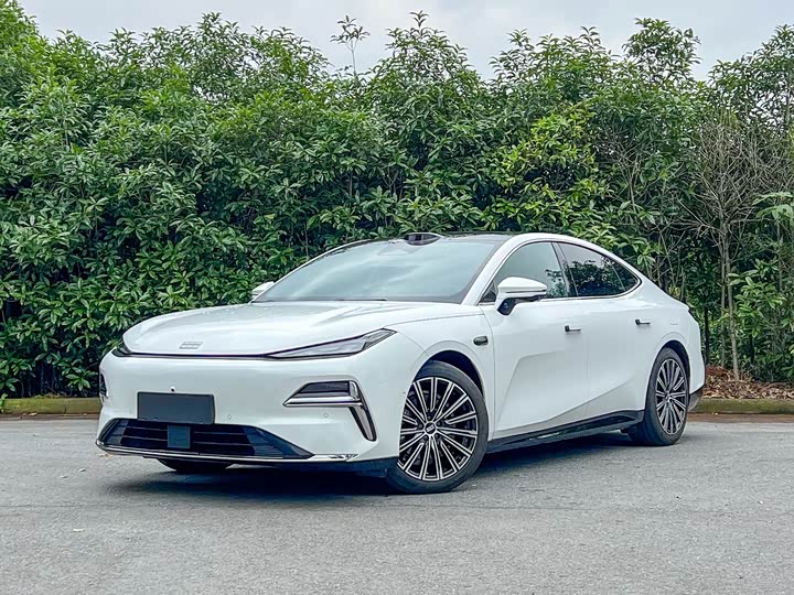 Geely Galaxy Starshine 8 EM-i, 2025 — купить в Москве под ключ