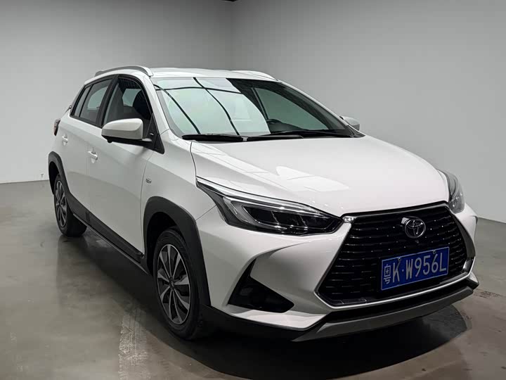Toyota Yaris L Hatchback, 2022 — фото 3 из 9