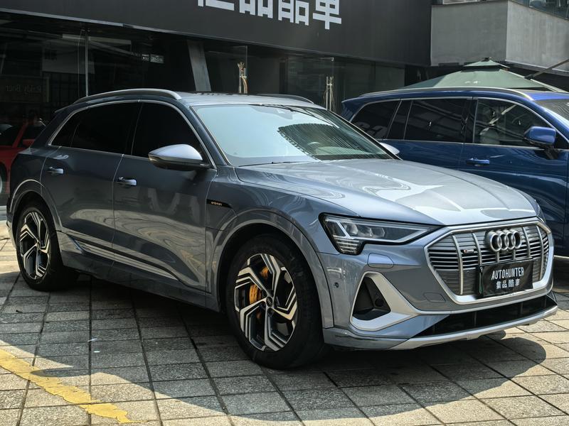 Audi e-tron, 2022 — фото 3 из 12