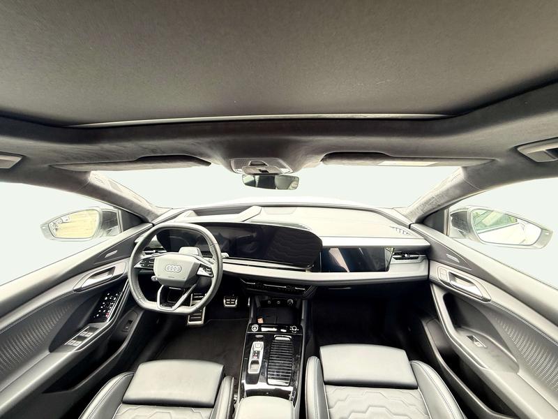 Audi Q6L e-tron, 2025 — фото 7 из 10