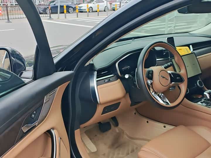 Jaguar XF L, 2024 — фото 4 из 9