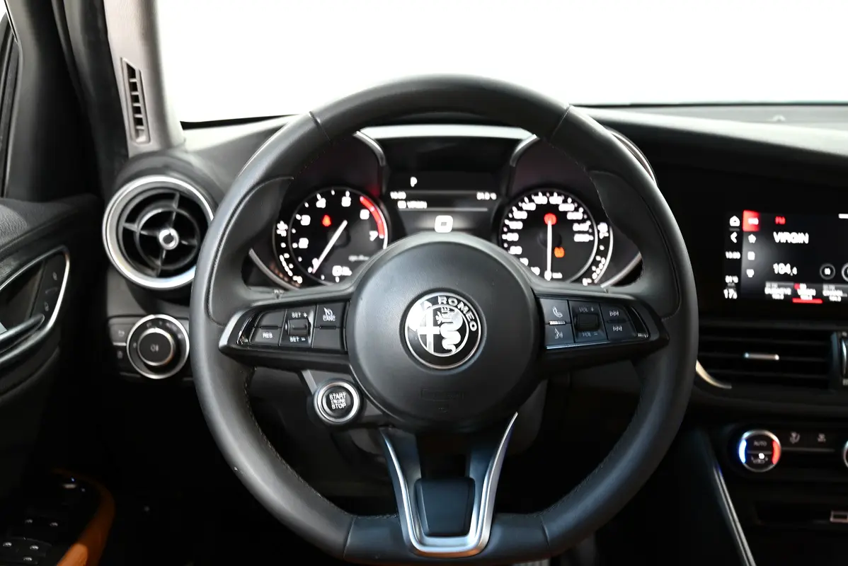 Alfa Romeo Giulia, 2022 — фото 9 из 10