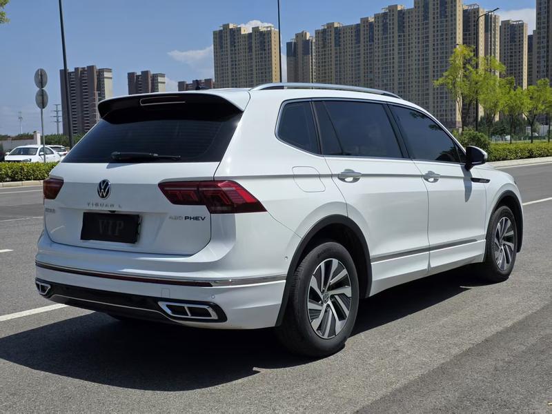 Volkswagen Tiguan L Hybrid, 2024 — фото 6 из 10