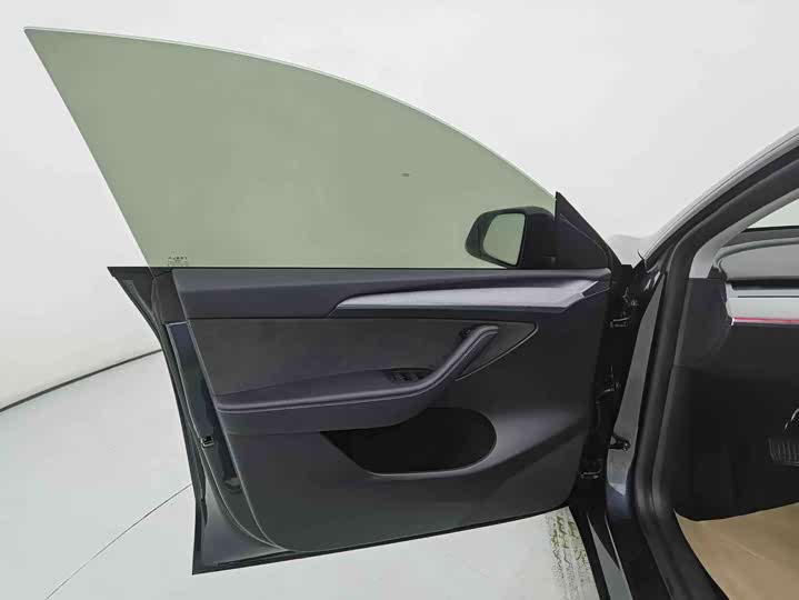 Tesla Model Y, 2024 — фото 7 из 9
