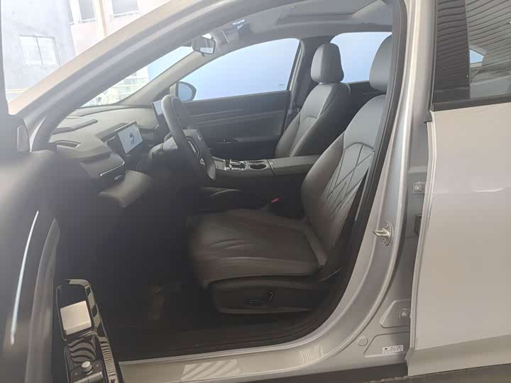 Geely Galaxy L6, 2024 — фото 6 из 9
