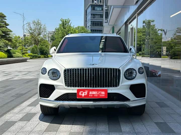 Bentley Bentayga, 2023 — фото 2 из 9