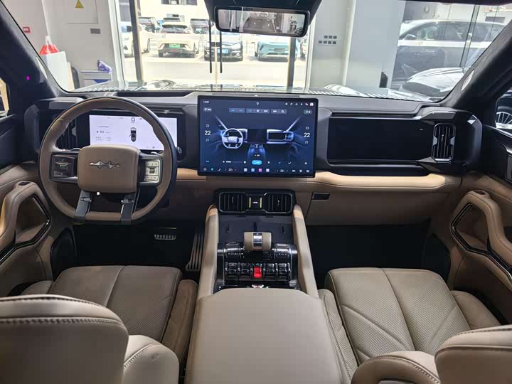 BYD FangChengBao Leopard 8, 2025 — фото 5 из 5