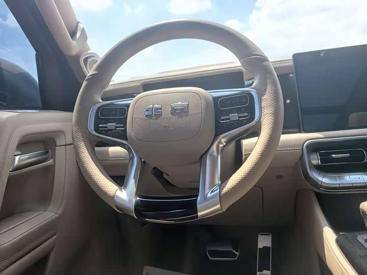 BAIC Beijing BJ60 Hybrid, 2024 — фото 8 из 9