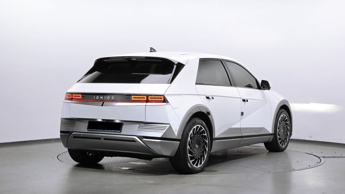 Hyundai Ioniq 5, 2022 — фото 2 из 12