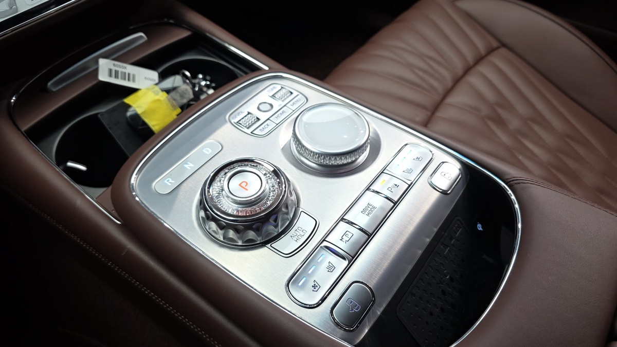Genesis G90, 2023 — фото 9 из 12