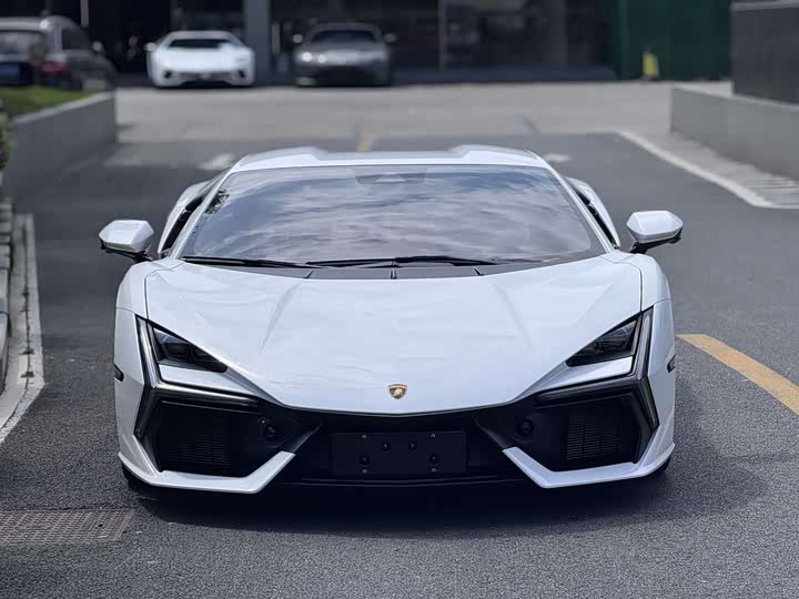 Lamborghini Revuelto, 2024 — фото 2 из 9