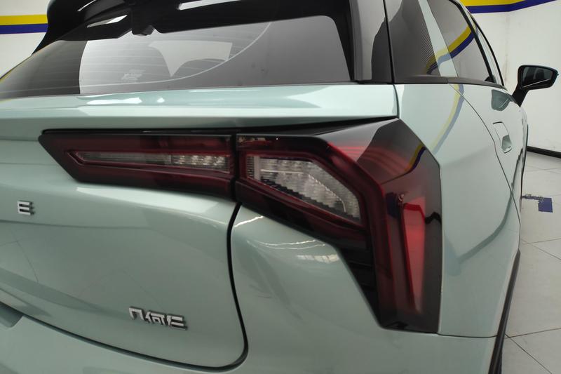 Geely Geometry E Firefly, 2023 — фото 4 из 12