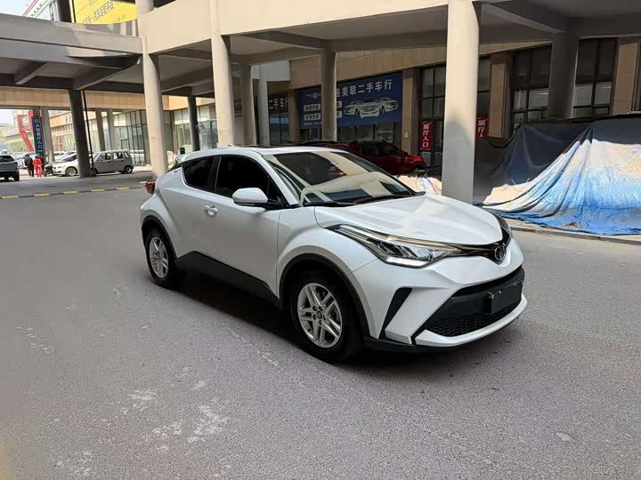 Toyota C-HR, 2023 — фото 3 из 9