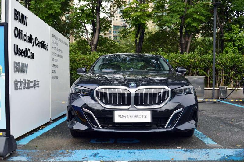 BMW i5, 2025 — фото 2 из 11