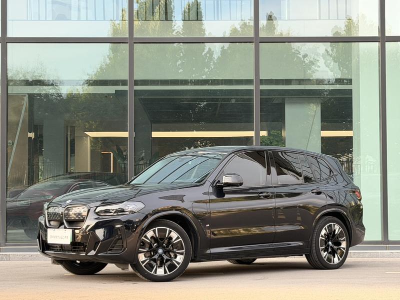 BMW iX3, 2025 — купить в Санкт-Петербурге под ключ