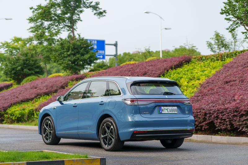 Shangjie (Huawei × SAIC) H5, 2025 — фото 5 из 11