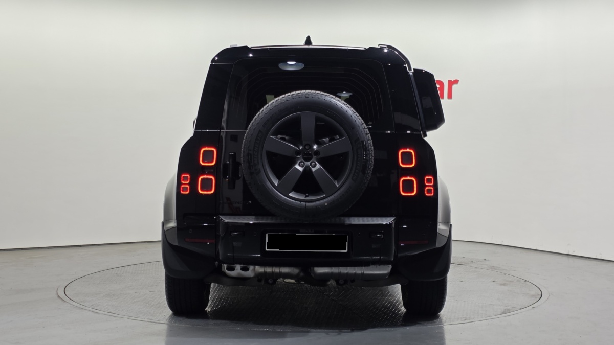 Land Rover Defender, 2025 — фото 6 из 12