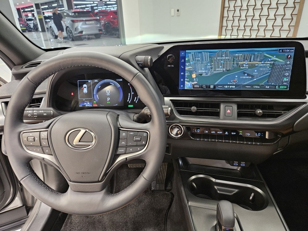 Lexus UX, 2025 — фото 8 из 12