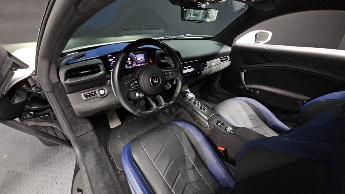 Maserati MC20, 2022 — фото 6 из 12