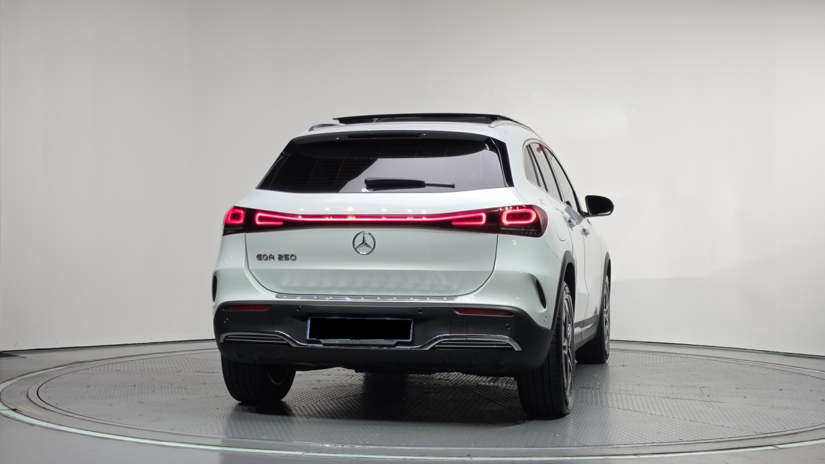 Mercedes-Benz EQA, 2022 — фото 4 из 12