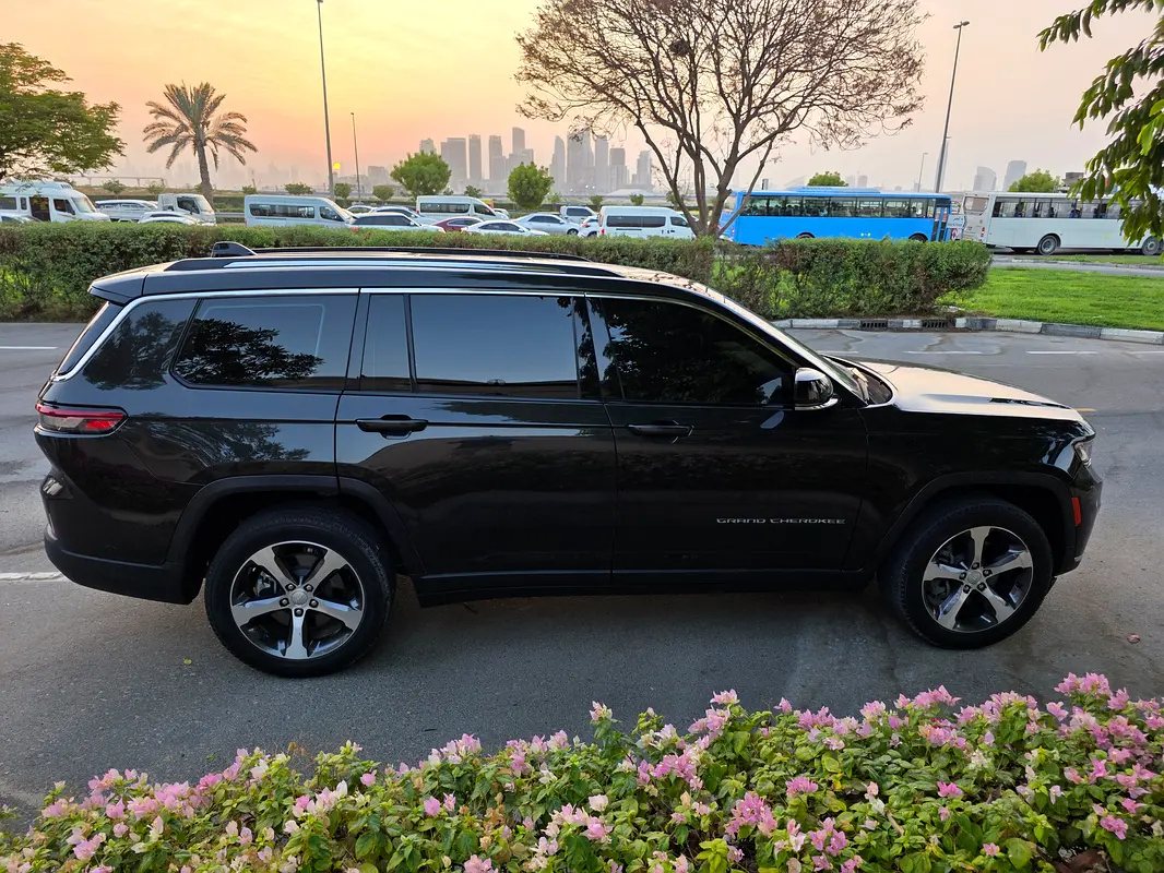 Jeep Grand Cherokee, 2023 — фото 4 из 10