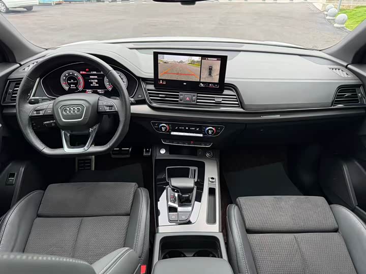 Audi Q5L Sportback, 2023 — фото 6 из 9