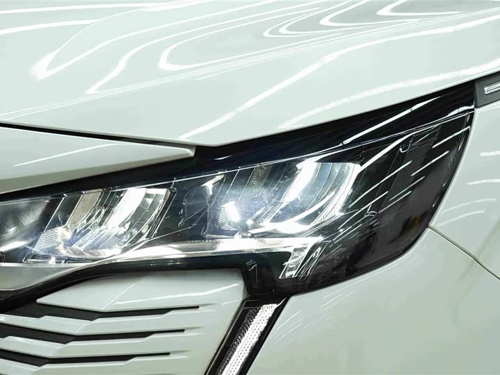 Peugeot 5008, 2022 — фото 9 из 9