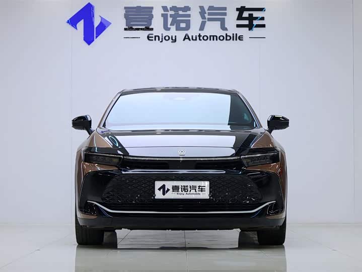 Toyota Crown SportCross, 2023 — фото 2 из 9