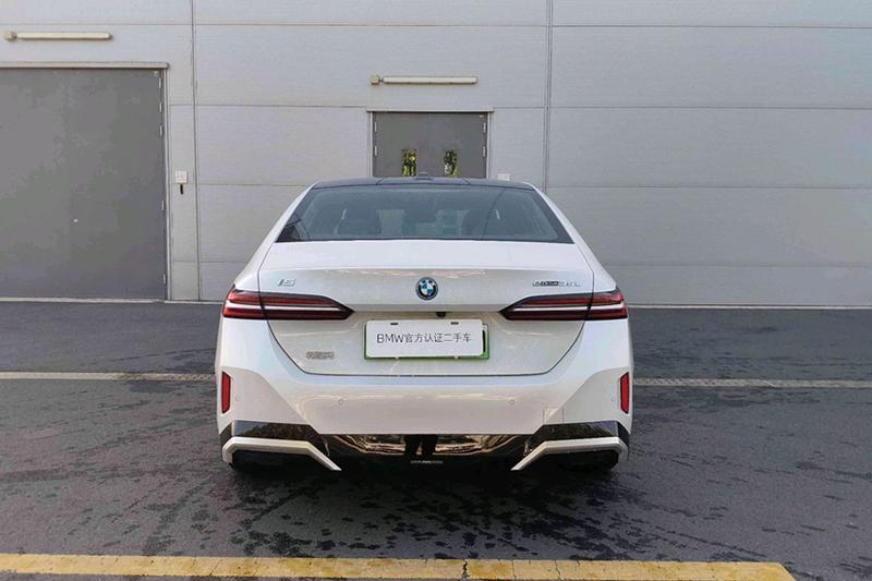 BMW i5, 2025 — фото 4 из 12