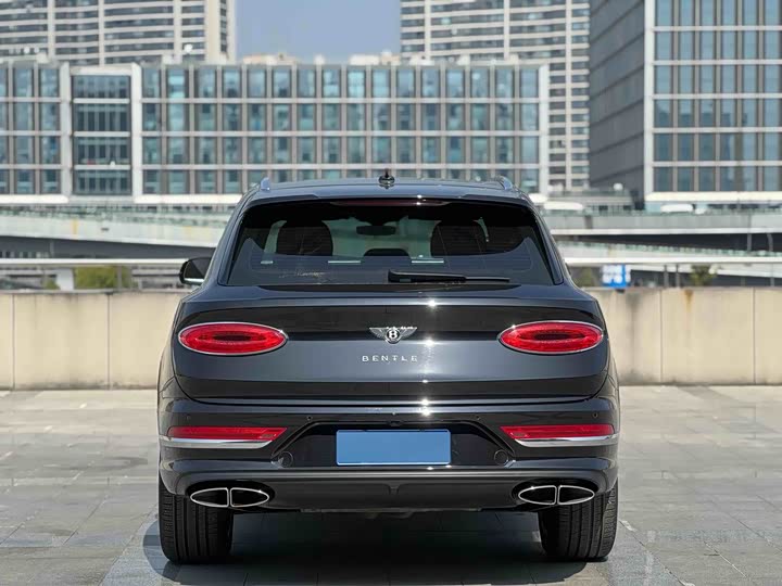 Bentley Bentayga, 2022 — фото 4 из 9