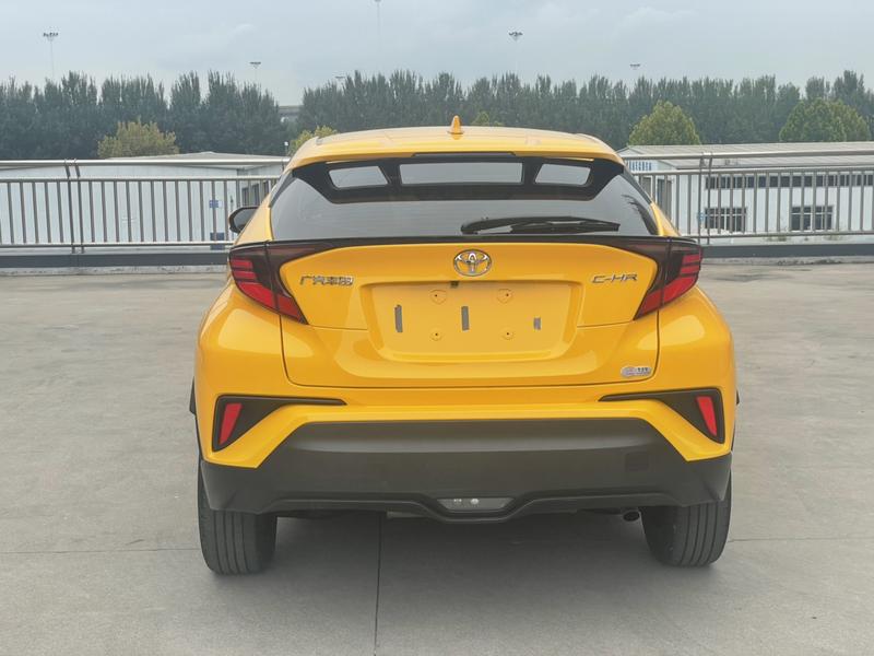 Toyota C-HR, 2022 — фото 6 из 12