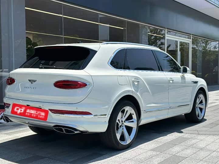 Bentley Bentayga, 2023 — фото 4 из 9