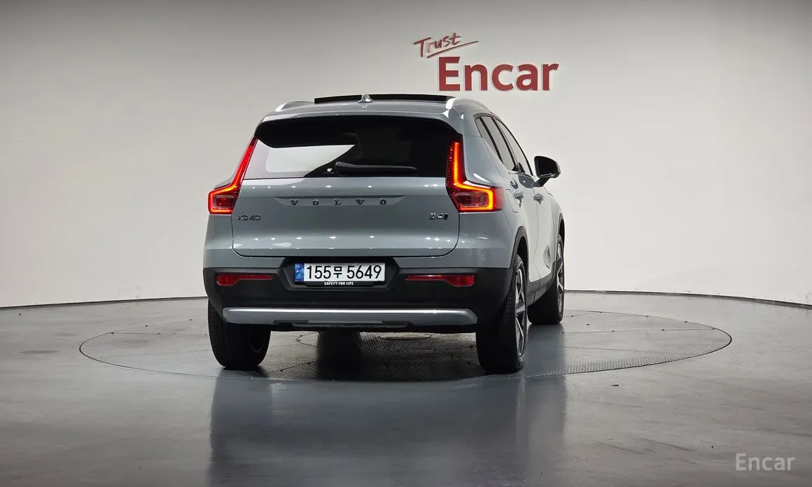 Volvo XC40, 2024 — фото 4 из 12