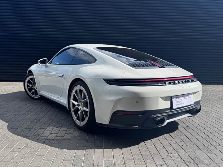 Porsche 911, 2025 — фото 8 из 9