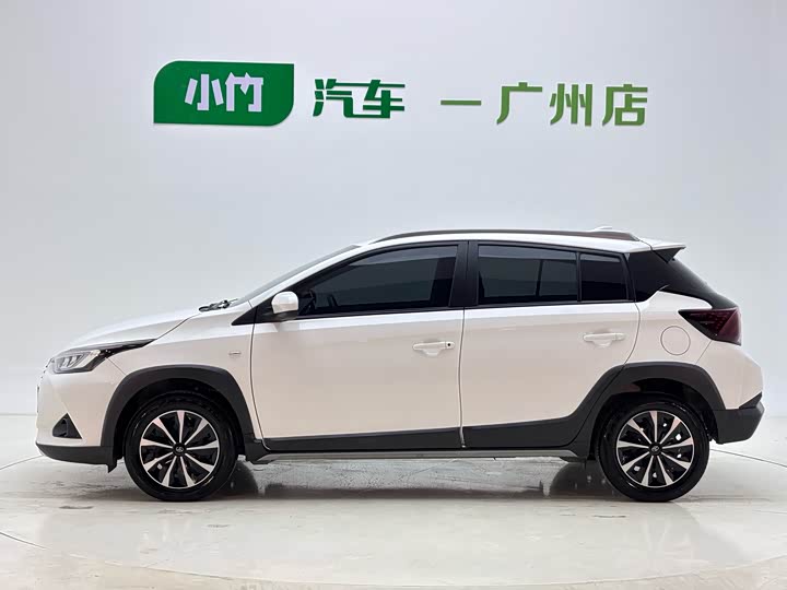 Toyota Yaris L Hatchback, 2023 — фото 8 из 9