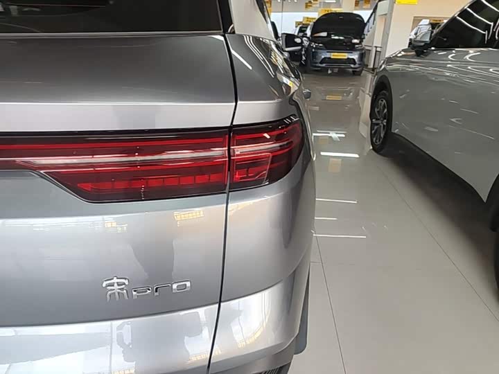 BYD Song Pro Hybrid, 2025 — фото 8 из 9