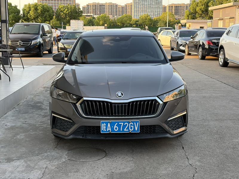 Skoda Octavia Pro, 2023 — фото 2 из 12