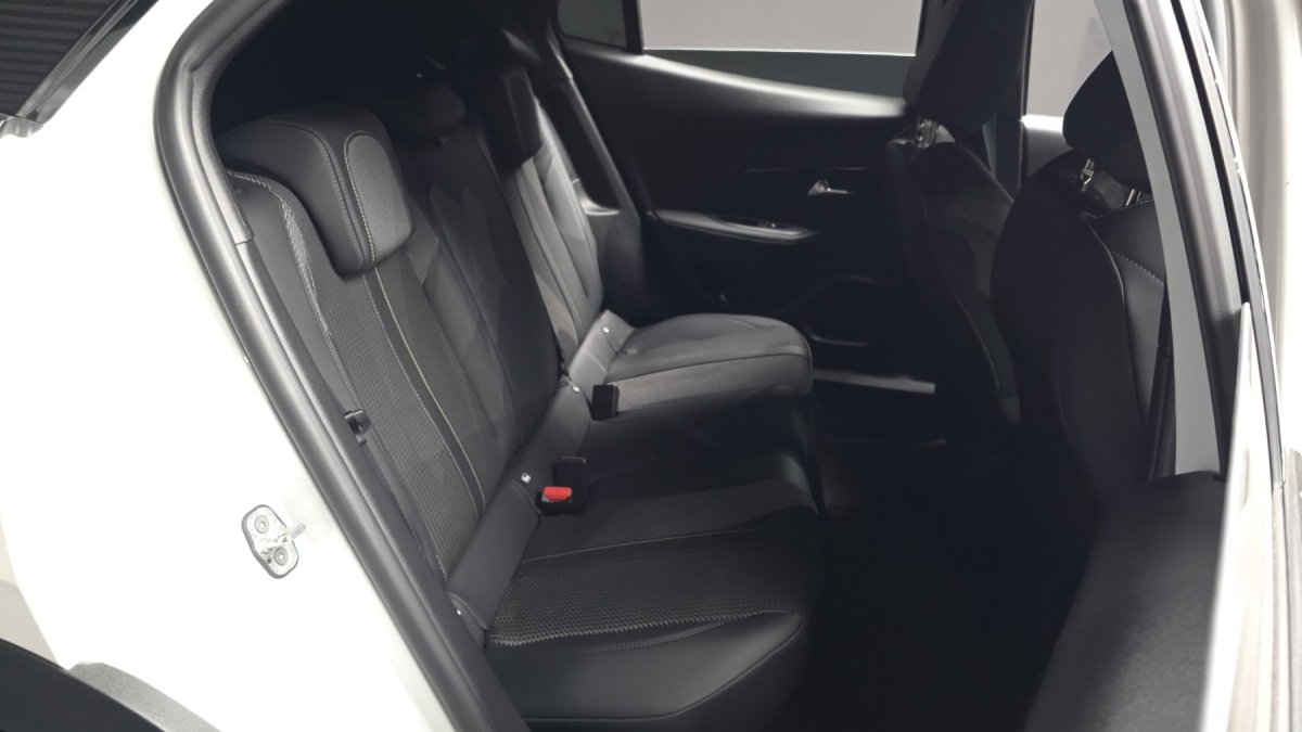Peugeot 2008, 2023 — фото 10 из 12