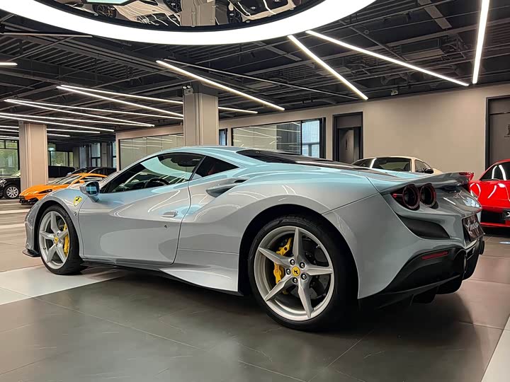 Ferrari F8, 2022 — фото 4 из 9